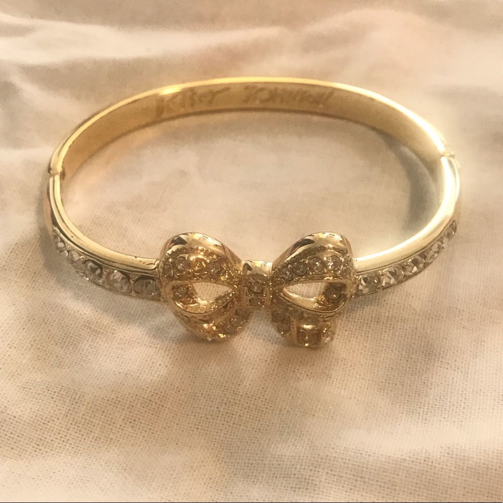 Betsey Johnson Bracelet - Gold & Crystals w/ ‘Bow’